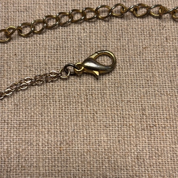 Matte Gold Geometric Oval Jewelry Set - Necklace & Earring Set - Picture 4 of 12